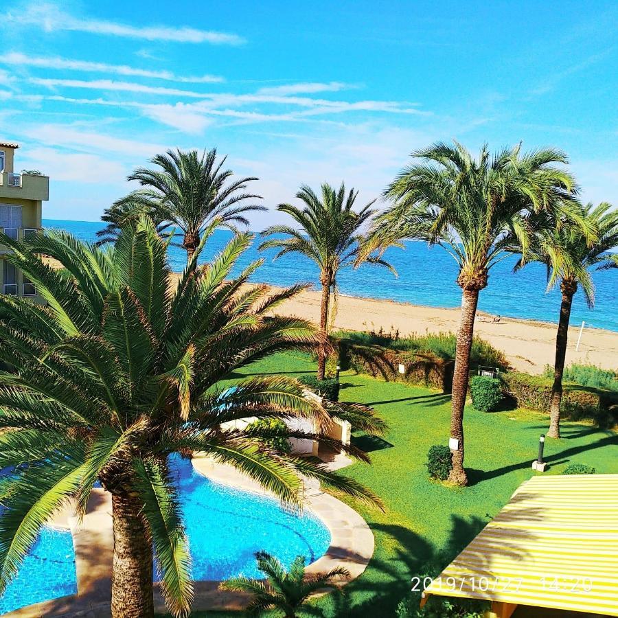 Estupendo Apartamento En Primera Linea De Playa Y Con Vistas Al Mar Denia Exterior photo