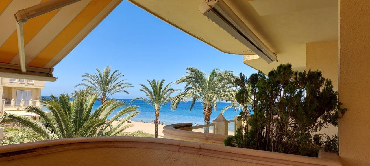 Estupendo Apartamento En Primera Linea De Playa Y Con Vistas Al Mar Denia Exterior photo