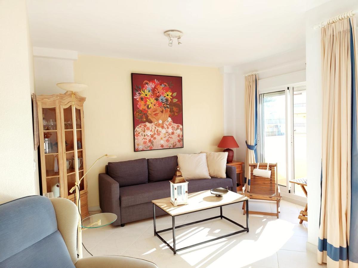 Estupendo Apartamento En Primera Linea De Playa Y Con Vistas Al Mar Denia Exterior photo